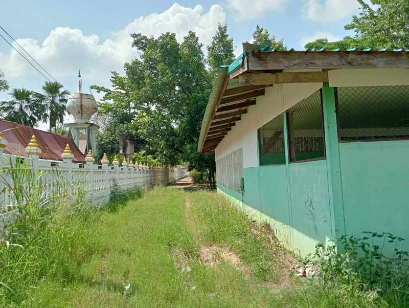 อาคารโรงอาหาร(รร.บ้านเนินโพธิ์)  ด้านหลัง